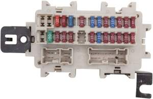 SKRZYNKA BEZPIECZNIKÓW POD DESKĘ NISSAN MAXIMA A34 2006-2008 LIFT