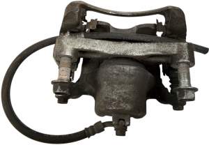 ZACISK HAMULCOWY PRAWY PRZÓD NISSAN JUKE F15