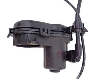 SILNICZEK ZACISKU HAMULCA LEWY TYŁ INFINITI Q30 QX30