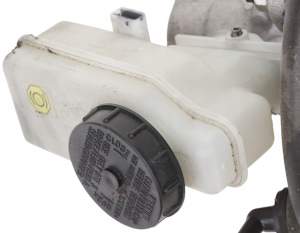 ZBIORNIK ZBIORNICZEK PŁYNU HAMULCOWEGO INFINITI Q70 M30d M35 M37 M56