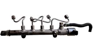 LISTWA WTRYSKOWA INFINITI Q70 Q50 Q30 QX30 W204 W205 W176 W117 2.2 CDI