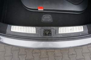 LISTWA OSŁONA PROGU PASA ZDERZAKA TYŁ INFINITI Q30 2.2 DIESEL