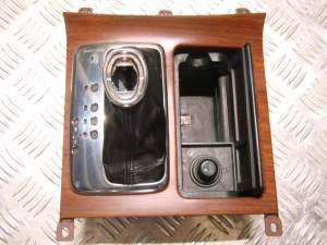 INFINITI M35 45 MIESZEK OSŁONA POPIELNICZKA