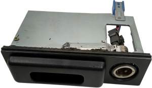 POPIELNICZKA ZAPALNICZKA NISSAN X-TRAIL T30