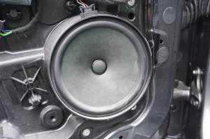 GŁOŚNIK DRZWI INFINITI Q30 QX30 2.2 DIESEL