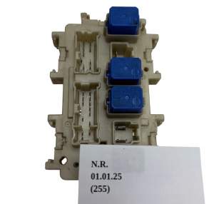 SKRZYNKA BEZPIECZNIKÓW POD DESKĘ NISSAN ALTIMA 2013-2015