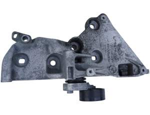 ŁAPA MOCOWANIE ALTERNATORA INFINITI Q30 1.5 DCI A607201009