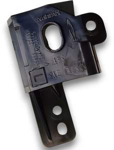 WSPORNIK MOCOWANIE PLASTIK LEWY NISSAN JUKE F15 LIFT 681228V80A