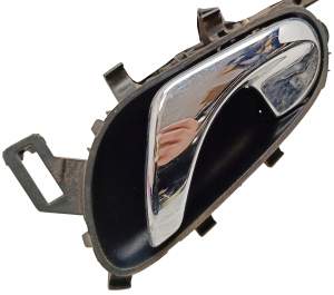 KLAMKA WEWNĘTRZNA LEWA TYLNA TYŁ NISSAN NAVARA D23