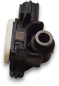 CZUJNIK UDERZENIOWY CZOŁOWY PRZÓD PRZEDNI NISSAN NAVARA D23 985813JA0A