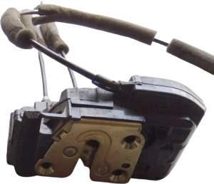 ZAMEK DRZWI PRAWY PRZÓD INFINITI QX56 2004-2010