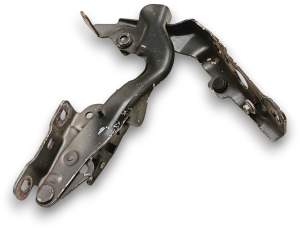 ZAWIAS MASKI PRAWY INFINITI Q30 QX30