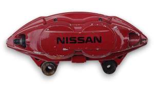 ZACISK HAMULCOWY AKEBONO INFINITI G37 G35 LIFT COUPE NISSAN 370Z