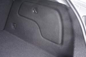 BOCZEK BAGAŻNIKA PRAWY INFINITI Q30