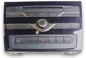PANEL RADIA ODTWARZACZA PRZYCISKI PODGRZEWANIA FOTELI INFINITI Q30 QX30