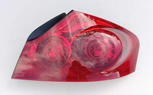 LAMPA PRAWA TYŁ TYLNA USA INFINITI G37X S SEDAN SPORT PREMIUM