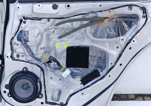 PODNOŚNIK SZYBY PRAWY TYŁ TYLNY INFINITI G37X S SEDAN SPORT PREMIUM
