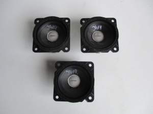 GŁOŚNIK Z DESKI BOSE INFINITI Q50