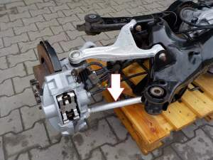 WAHACZ TYŁ LEWY PRAWY DOLNY INFINITI Q70 S