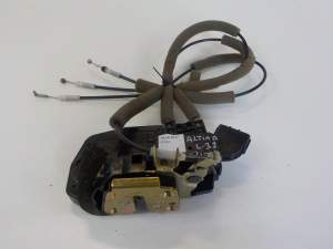 ZAMEK DRZWI PRAWY TYŁ ALTIMA L32