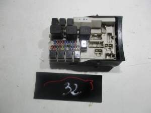 NISSAN 350Z LIFT 2007-2009 SKRZYNKA BEZPIECZNIKÓW