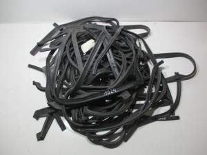 USZCZELKA SZYBY MASKI NISSAN 350Z