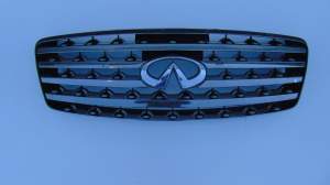 ATRAPA GRILL INFINITI FX35 FX45 03-05