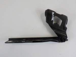 ZAWIAS MASKI LEWY 8KO823301D AUDI A4 B8