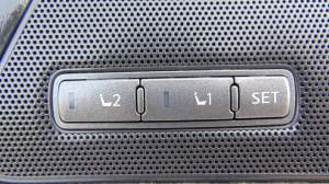 PANEL PRZYCISKÓW DRZWI L/P FOTELE INFINITI Q70