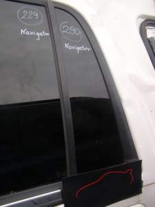 LINCOLN NAVIGATOR III SZYBA MAŁA BOCZNA DRZWI TYŁ