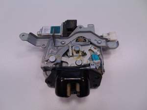 ZAMEK KLAPY BAGAŻNIKA TYŁ INFINITI QX70 FX  905520-AQ000