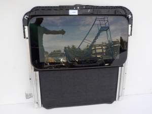 SZYBERDACH INFINITI Q50