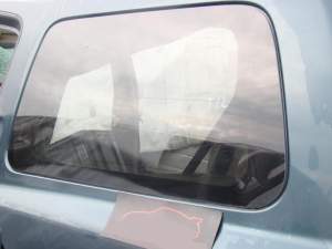 INFINITI QX56 SZYBA KAROSERYJNA UCHYLNA TYŁ R/L