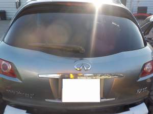 INFINITI FX35 FX45 03-08 SZYBA TYŁ W KLAPE