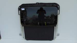 SZYBERDACH INFINITI Q70