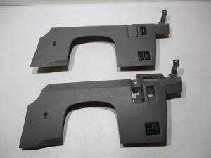 NISSAN 350Z PLASTIK OSŁONA POD KIEROWNICE SZARA