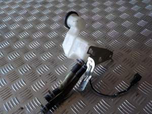 13231140380 ZBIORNICZEK PŁYNU HAM. TOYOTA SIENNA 0