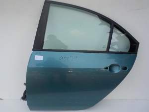 NISSAN PRIMERA P12 HB DRZWI LEWY TYŁ