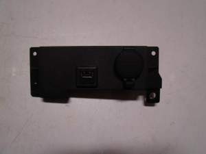 INFINITI Q70 M M35 M37 M30d MODUŁ PANEL USB 12V