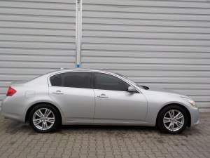 PRÓG CIĘTY Z KAROSERII PRAWY INFINITI G37 SEDAN