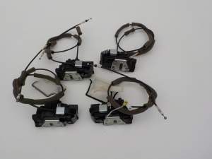 ZAMEK DRZWI TYŁ INFINITI FX QX70 2009+