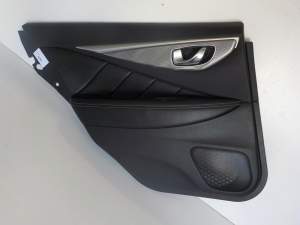 BOCZEK TAPICERKA LEWY TYŁ INFINITI Q50