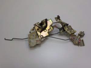 ZAMEK DRZWI LEWY TYŁ NISSAN NAVARA D22 805525P003