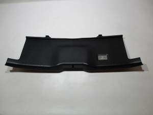 NISSAN 350Z PLASTIK OSŁONA PASA TYLNEGO