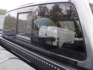 NISSAN TITAN 5,6 LE SZYBA TYŁ TYLNA OTWIERANA