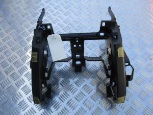 RAMKA STELAŻ RADIA MAZDA 3 1.6B