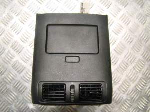 INFINITI M35 45 KRATKA NAWIEWU PODŁOKIETNIKA