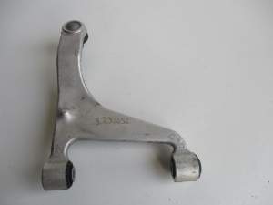 WAHACZ TYŁ PRAWY INFINITI G G35