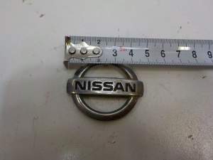 ZNACZEK EMBLEMAT NISSAN 15 SZT.