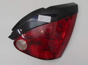 LAMPA TYLNA PRAWA TYŁ NISSAN MAXIMA A34 949600